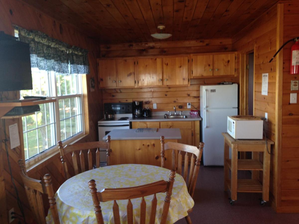 Sea'Scape Cottages Bayfield ภายนอก รูปภาพ